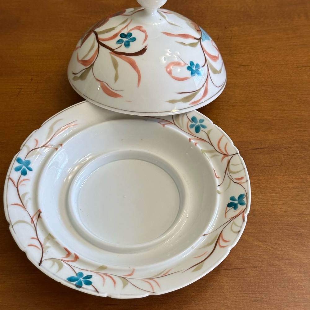 Porcelain Covered Dish - Picture 2 of 12